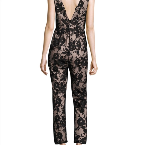 Monique Lhuillier Dresses & Skirts - Monique Lhullier lace romper. Formal occasions!